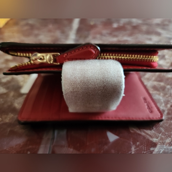 Coach Corner Zip Wallet - Picture 7 of 7